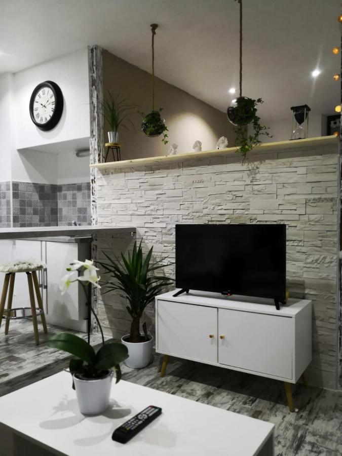 Studio Zen Et Cosy, Neuf En Pleine Ville Saint-Claude Eksteriør bilde