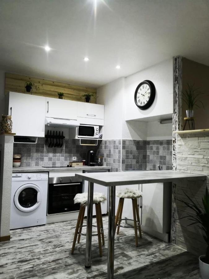 Studio Zen Et Cosy, Neuf En Pleine Ville Saint-Claude Eksteriør bilde